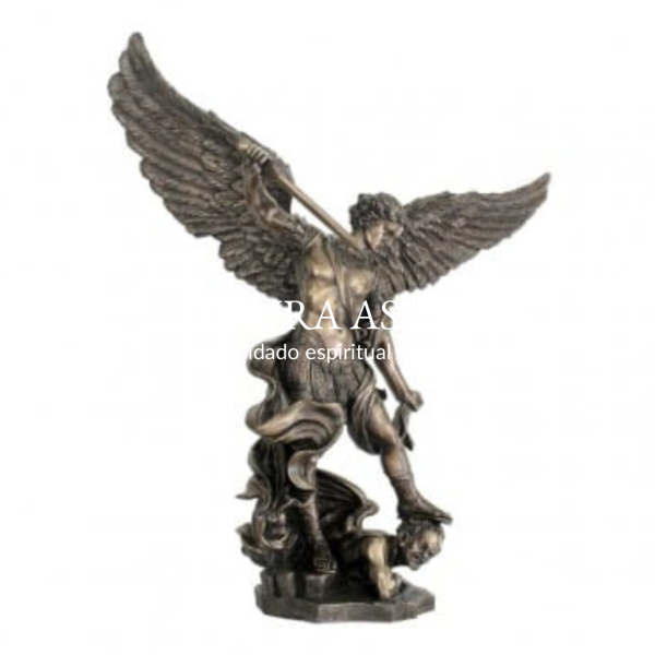 Arcángel San Miguel sobre demonio
